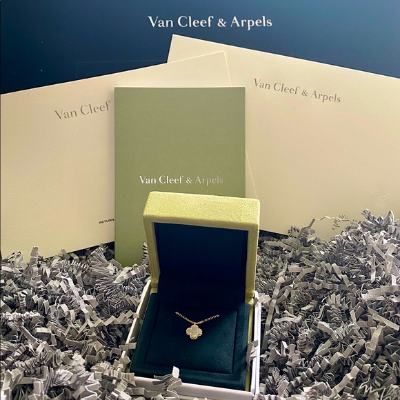 Van Cleef & Arpels Jewelry - Van Cleef & Arpels - Sweet Alhambra Neckalce